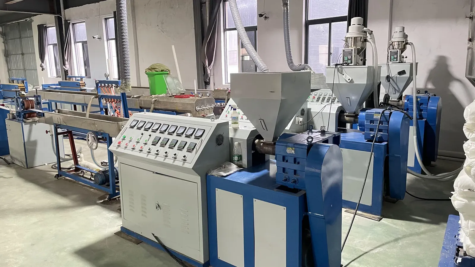 Plastic profile production equipment