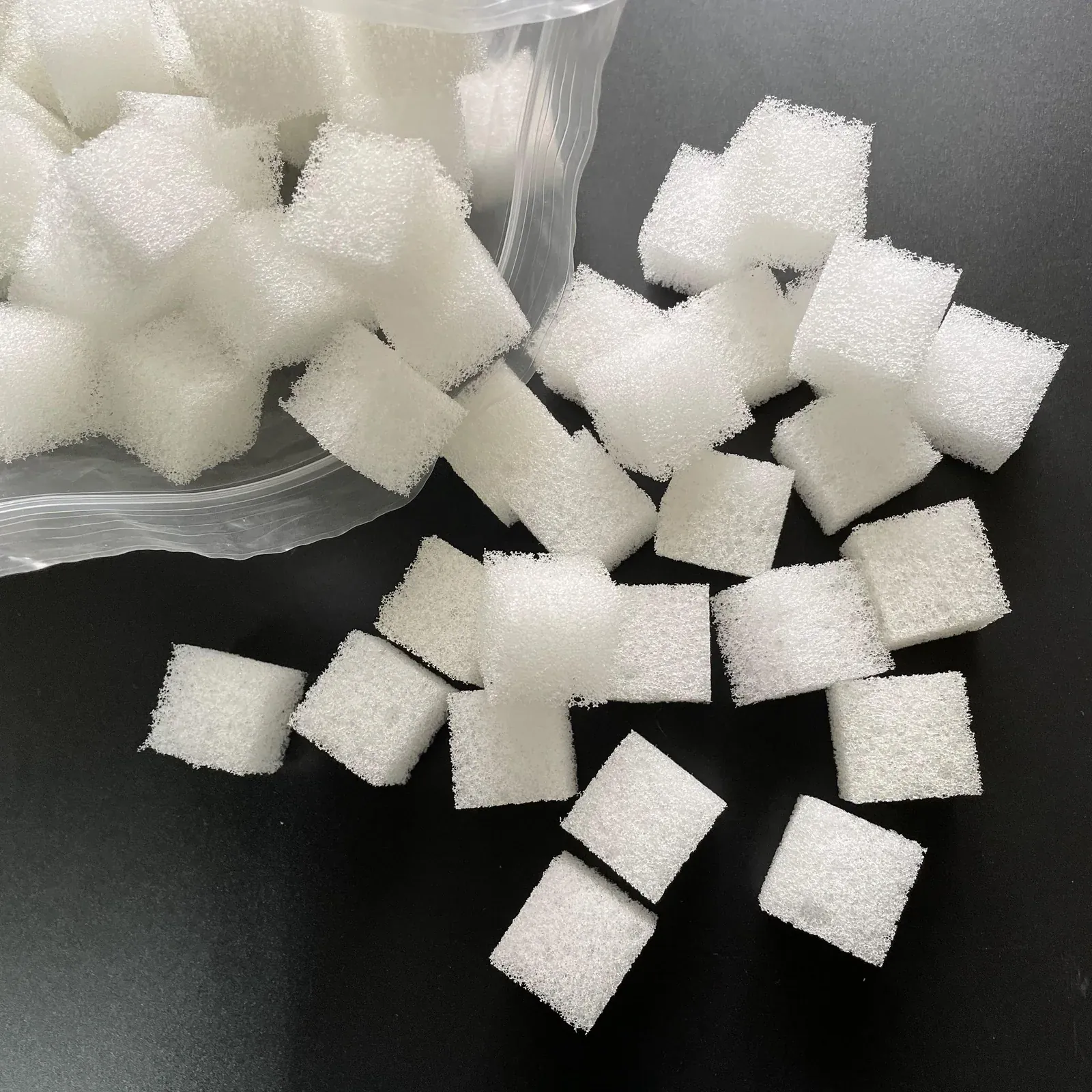 Hydrophilic polyurethane sponge media product photograph 2